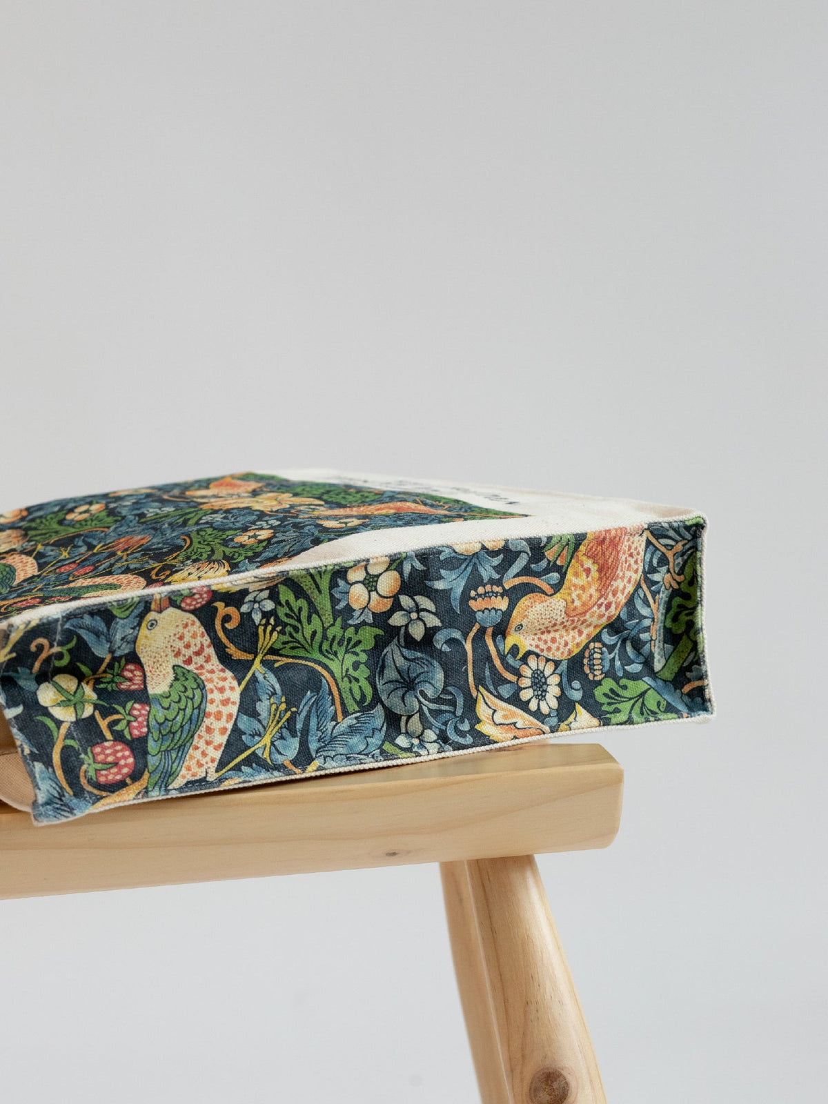 William Morris "Strawberry Thief" - Tote Bag — photo 3